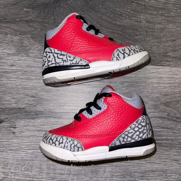 SOLD Toddler Fire Red Jordan 3 - Picture 3 of 6